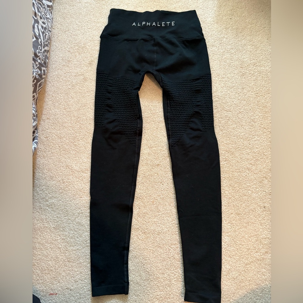M - NWOT Alphalete Leggings